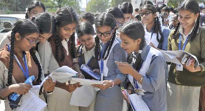 Top 10 Exclusive Scholarships for Girl Students in Maharashtra!