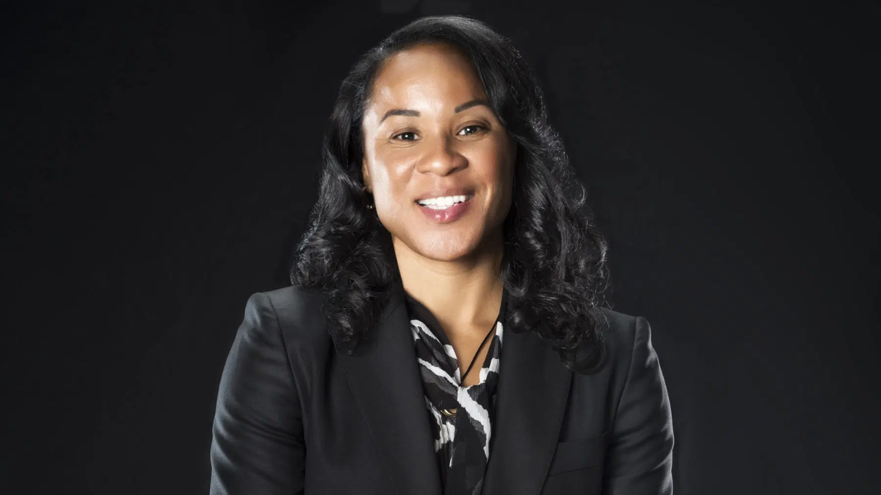Is Dawn Staley married? Is she in a relationship with Lisa Boyer