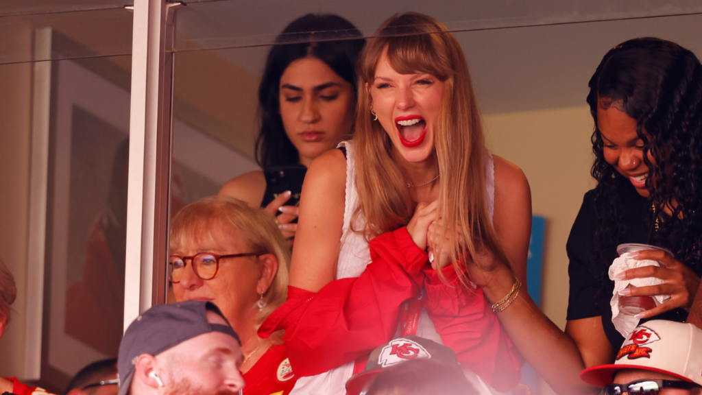 Taylor Swift At Travis Kelce Game