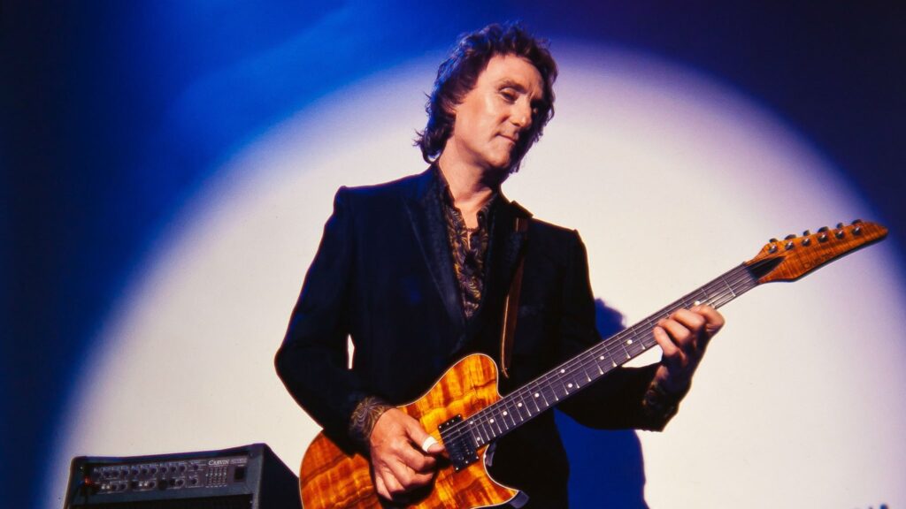 Denny Laine's Early Life And Career Beginnings